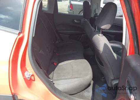 2019 Jeep Compass Sport Fwd из США, поврежденный, VIN 3C4NJCAB2KT737176